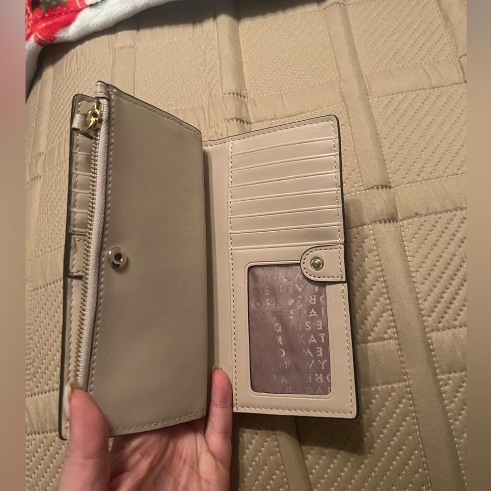 Kate Spade Wallet - Picture 4 of 4